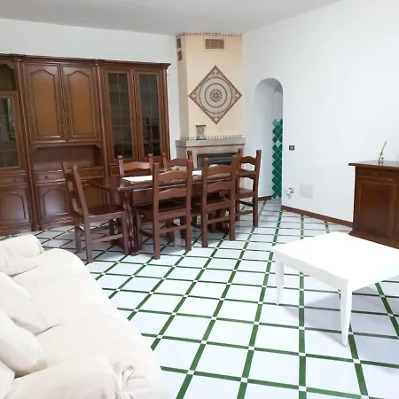 Apartment La Casa Di Nonna Romina